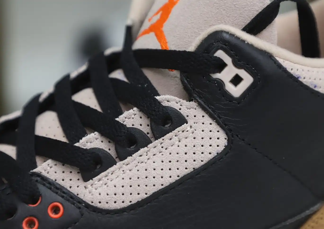 AIR JORDAN 3 DESERT CEMENT CT8532