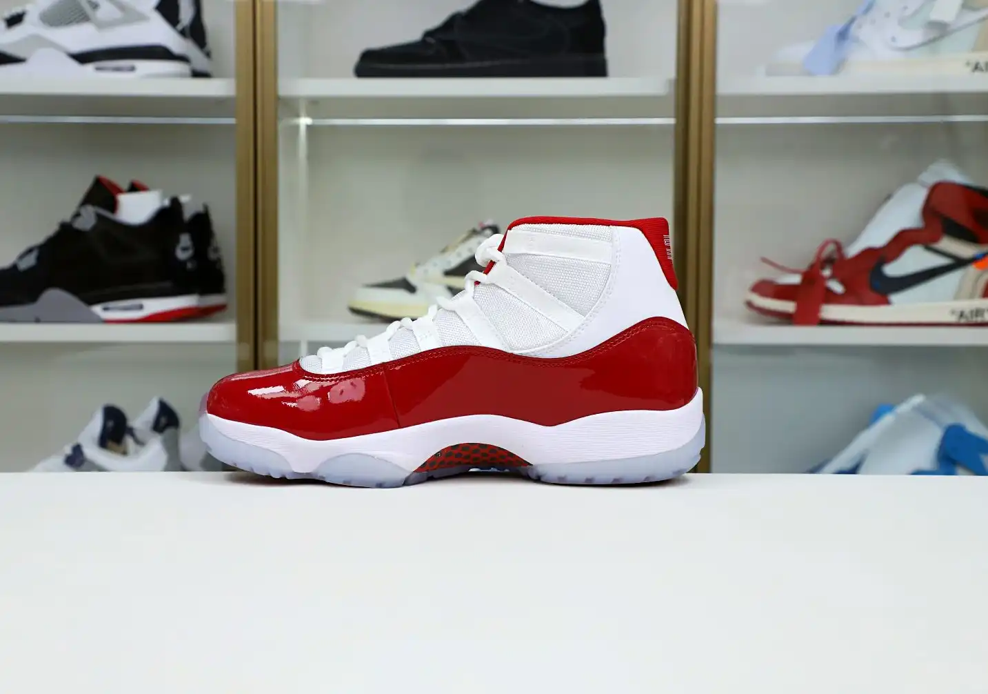 AIR JORDAN 11 