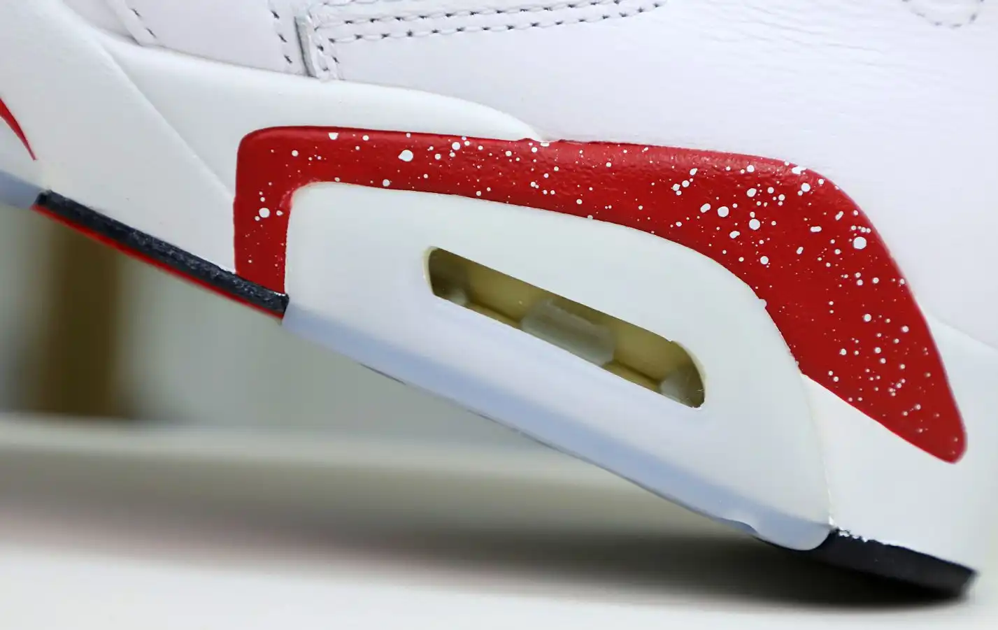 AIR JORDAN 6 RED OREO