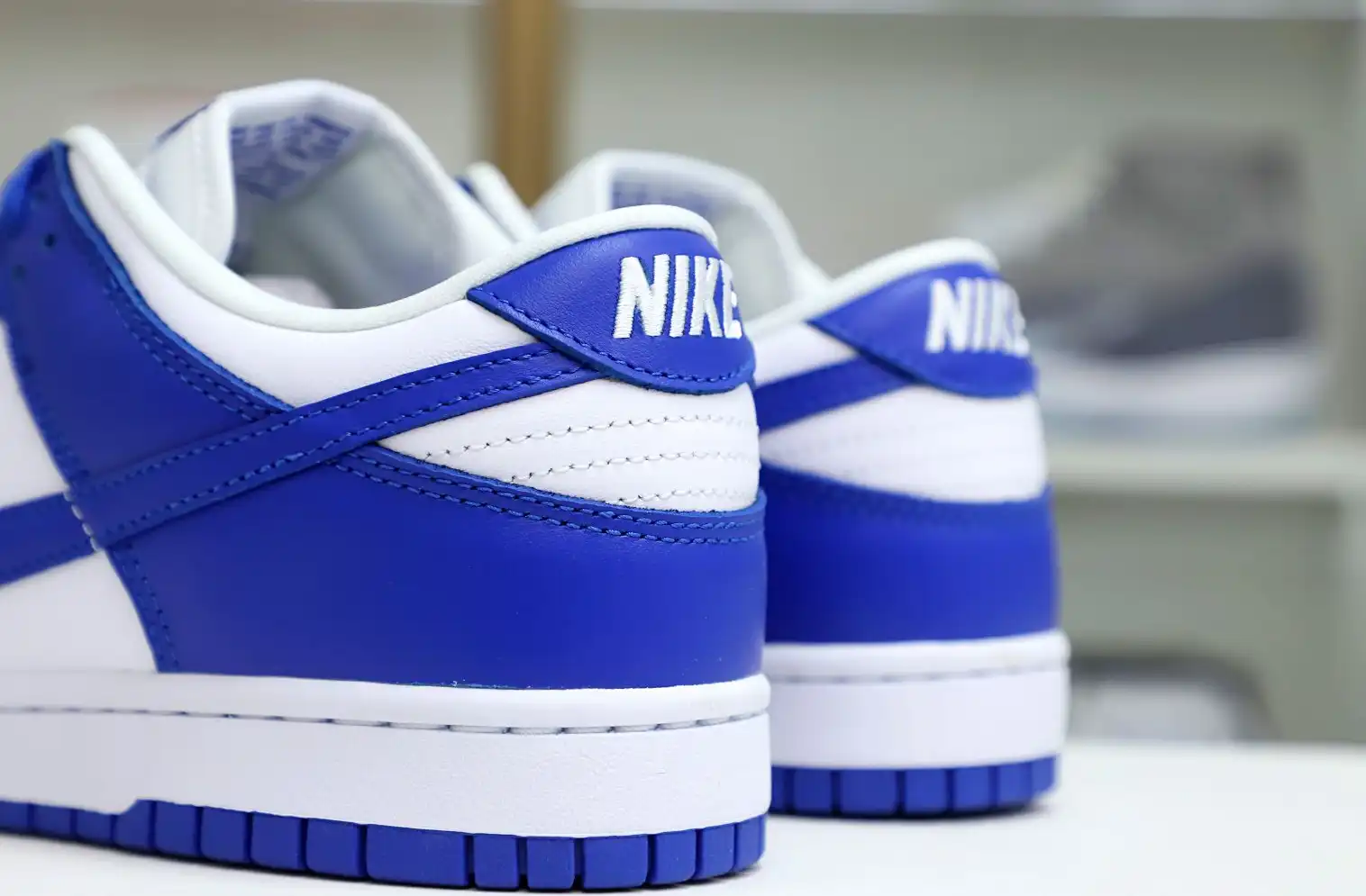 hype Nike Dunk Low  Kentucky