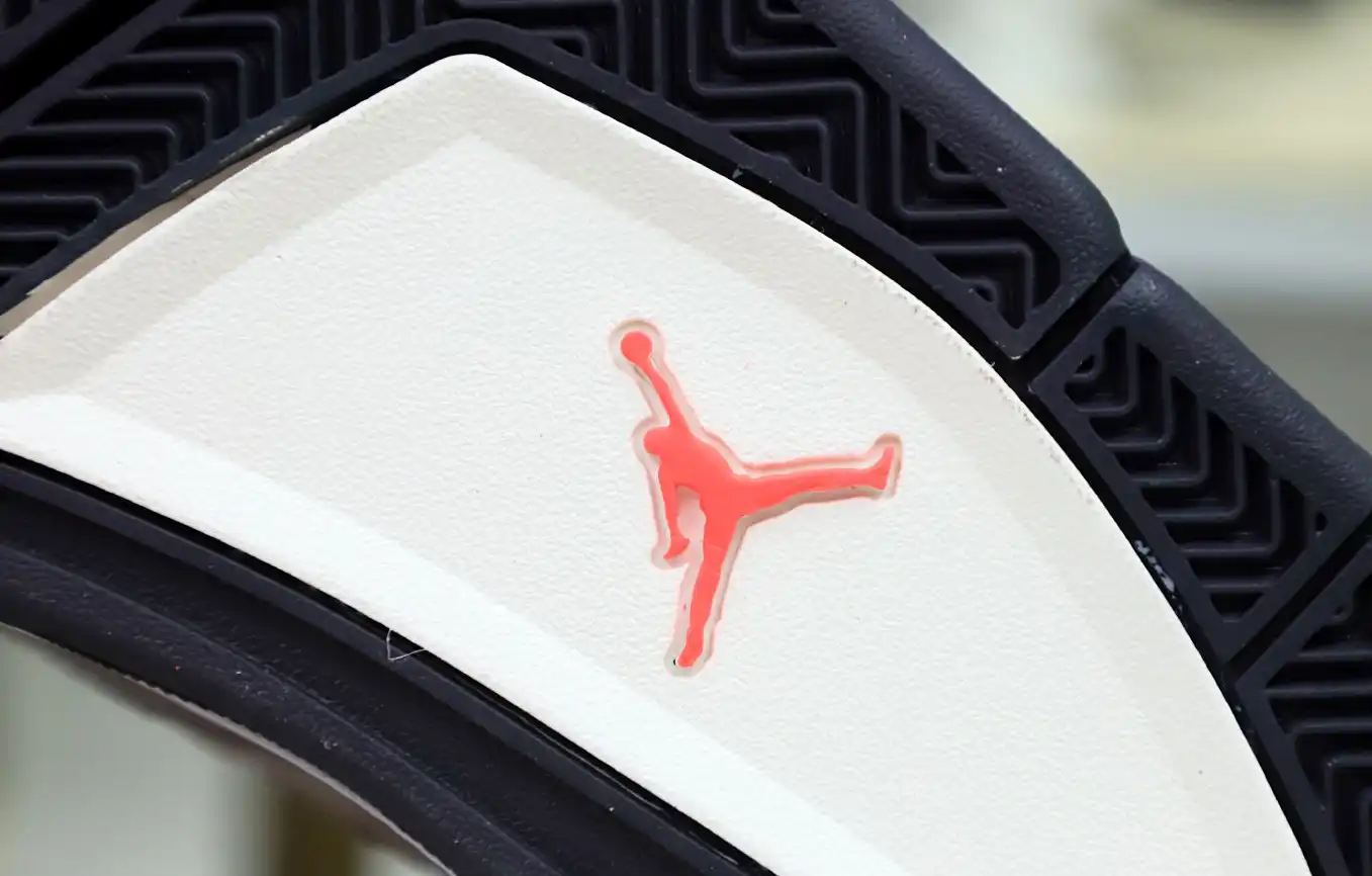 AIR JORDAN 4 RETRO 'TAUPE HAZE'
