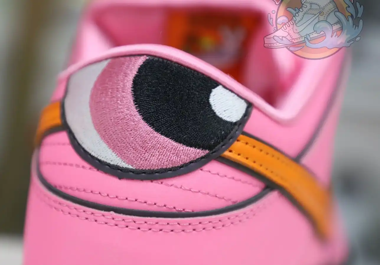 hype The Powerpuff Girls x Nike Dunk SB Low