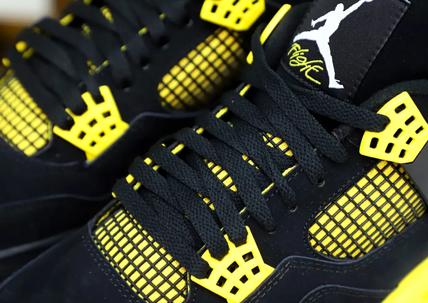 Jordan Air Jordan4 thunder  2023