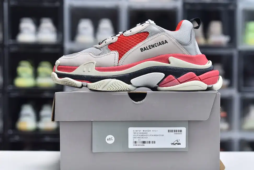 hype Balenciaga is available in all sizes. You cannot place an order on the website. You can contact customer service to purchase.BLGA Triple S