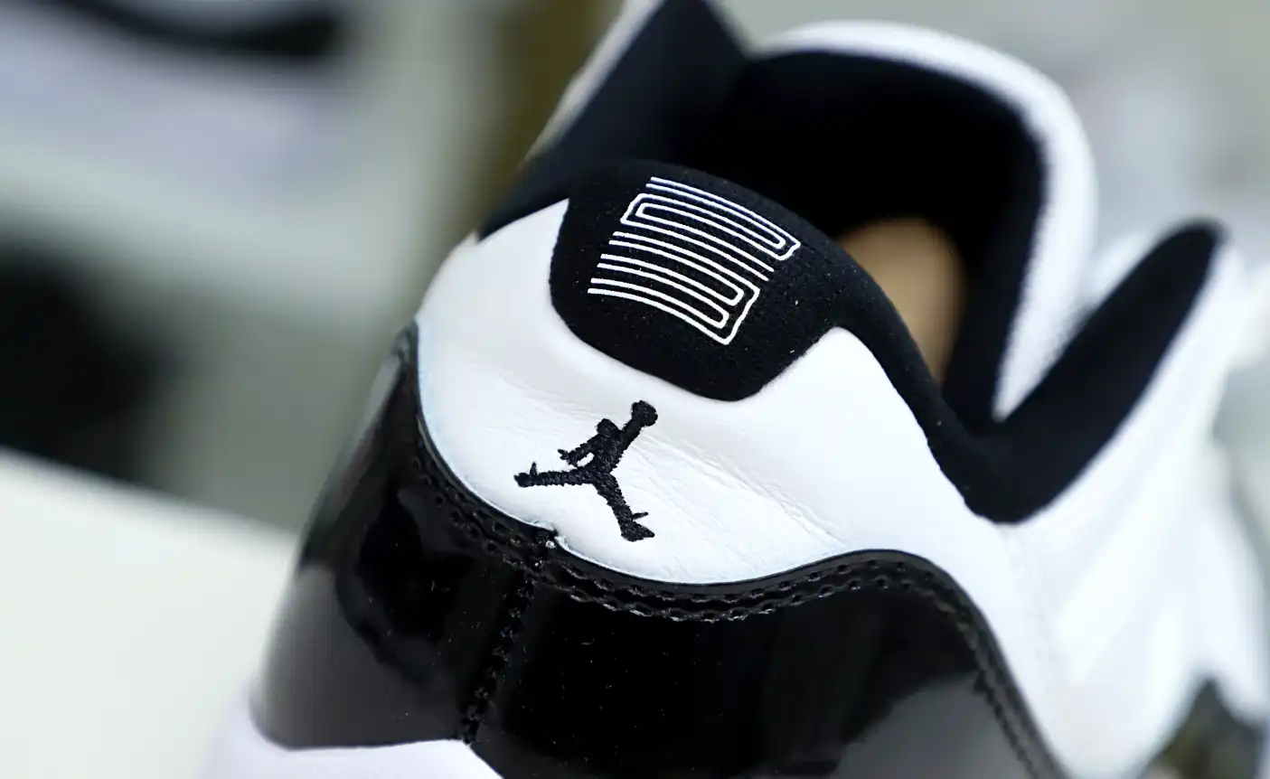 AIR JORDAN 11 RETRO LOW CONCORD