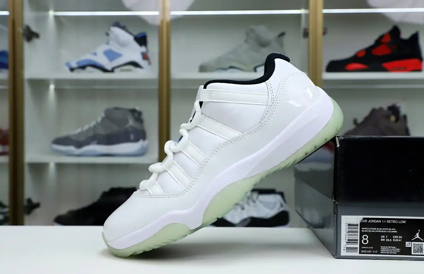 AIR JORDAN 11 RETRO LOW LEGEND BLUE