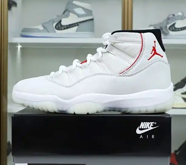 AIR JORDAN 11 XI RETRO PLATINUM TINT