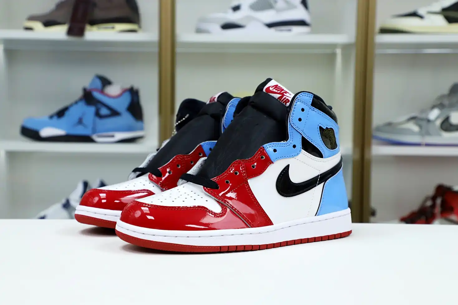 AIR JORDAN 1 RETRO HIGH OG 'FEARLESS'