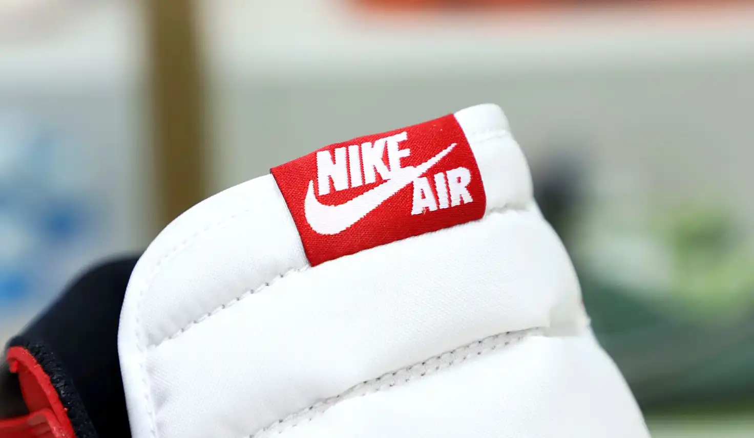AIR JORDAN 1 RETRO HIGH OG 'CHICAGO' 2015