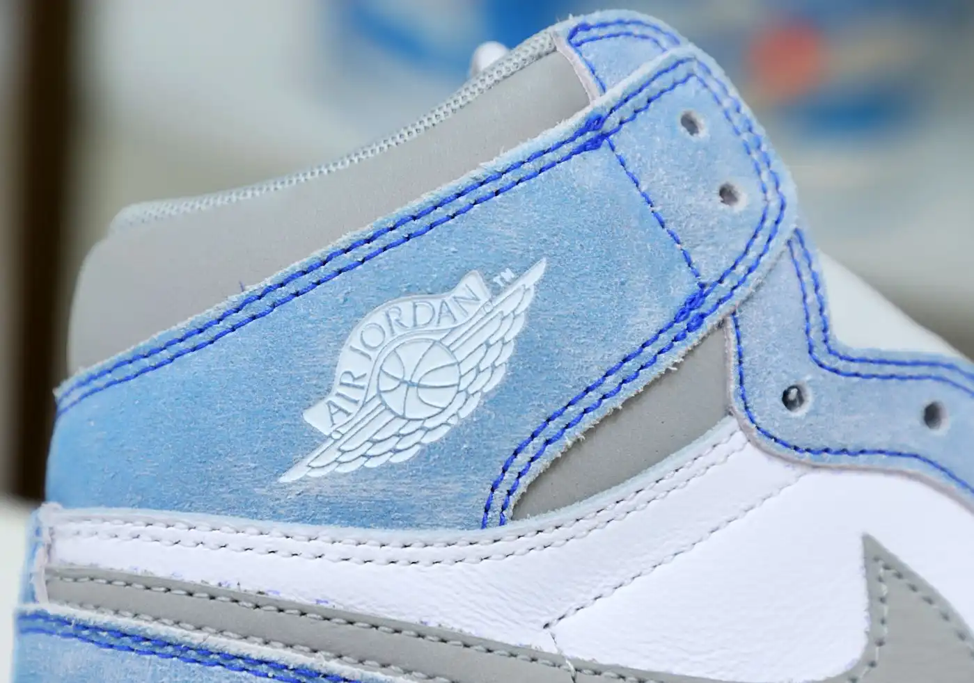 AIR JORDAN 1 RETRO HIGH OG 'HYPER ROYAL'