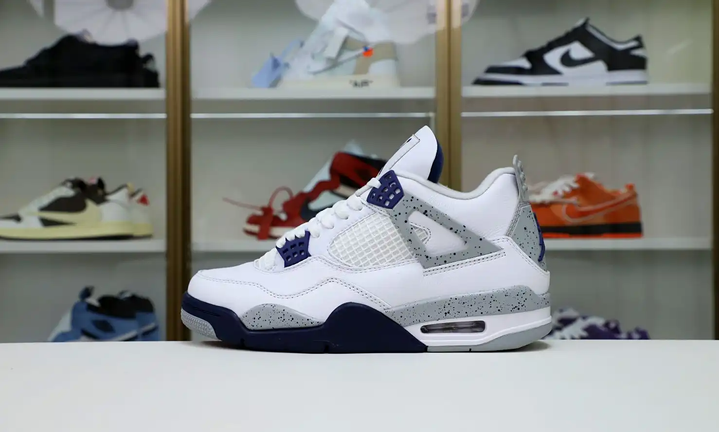 AIR JORDAN 4 RETRO 