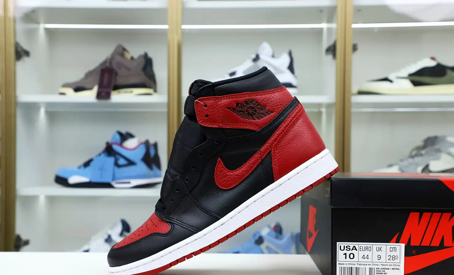 AIR JORDAN 1 RETRO HIGH OG 'BRED'