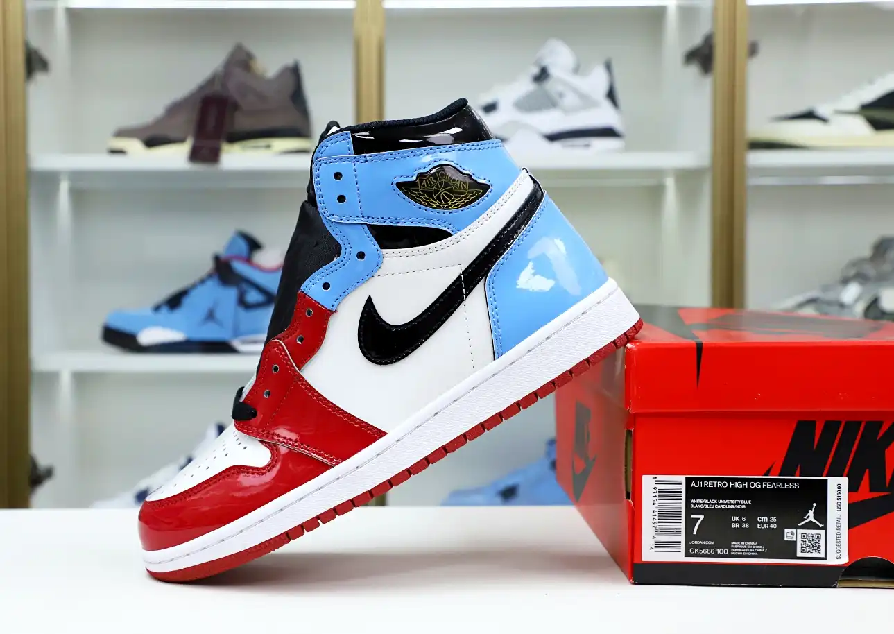 AIR JORDAN 1 RETRO HIGH OG 'FEARLESS'