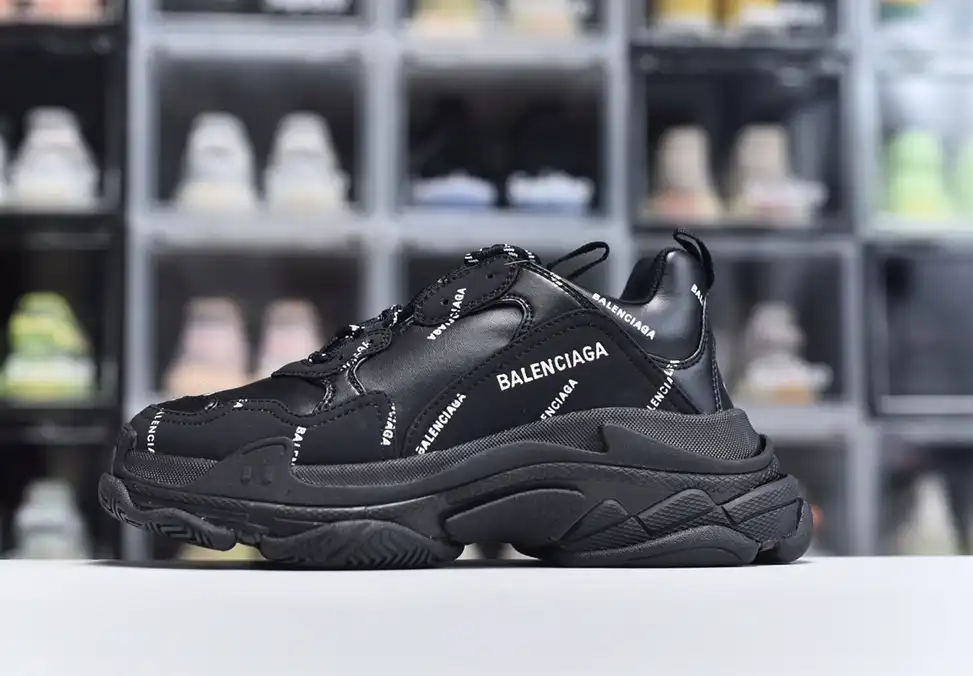 hype Balenciaga is available in all sizes. You cannot place an order on the website. You can contact customer service to purchase.BLGA Triple S