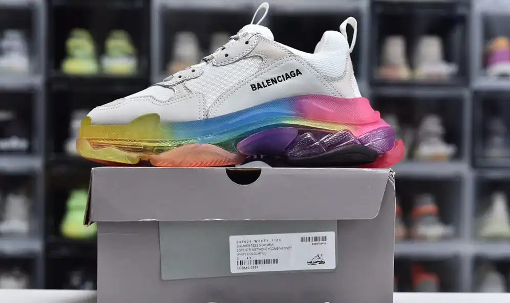 hype Balenciaga is available in all sizes. You cannot place an order on the website. You can contact customer service to purchase.BLGA Triple S