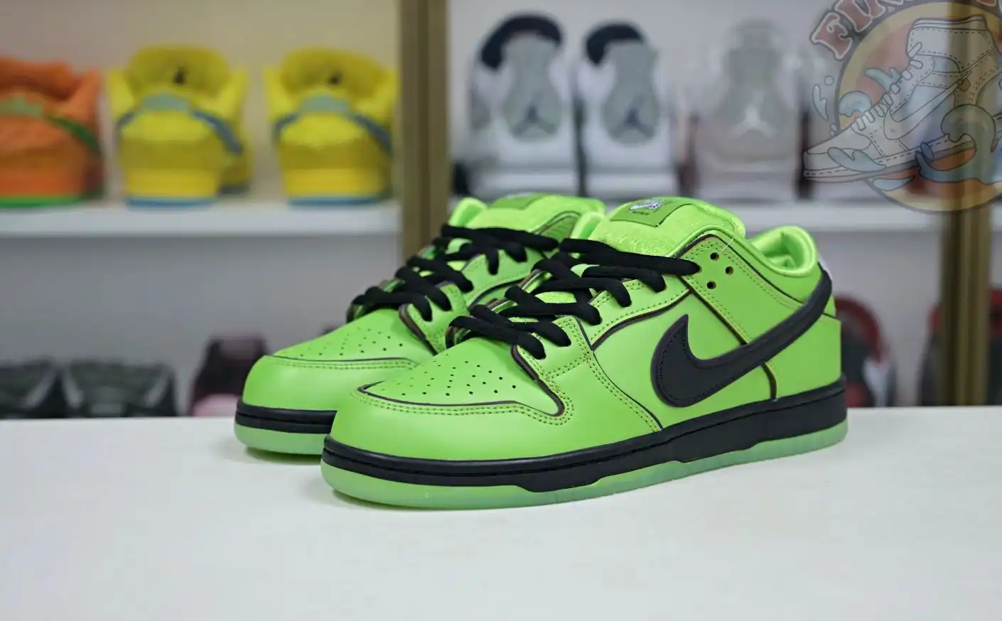 hype The Powerpuff Girls x Nike Dunk SB Low