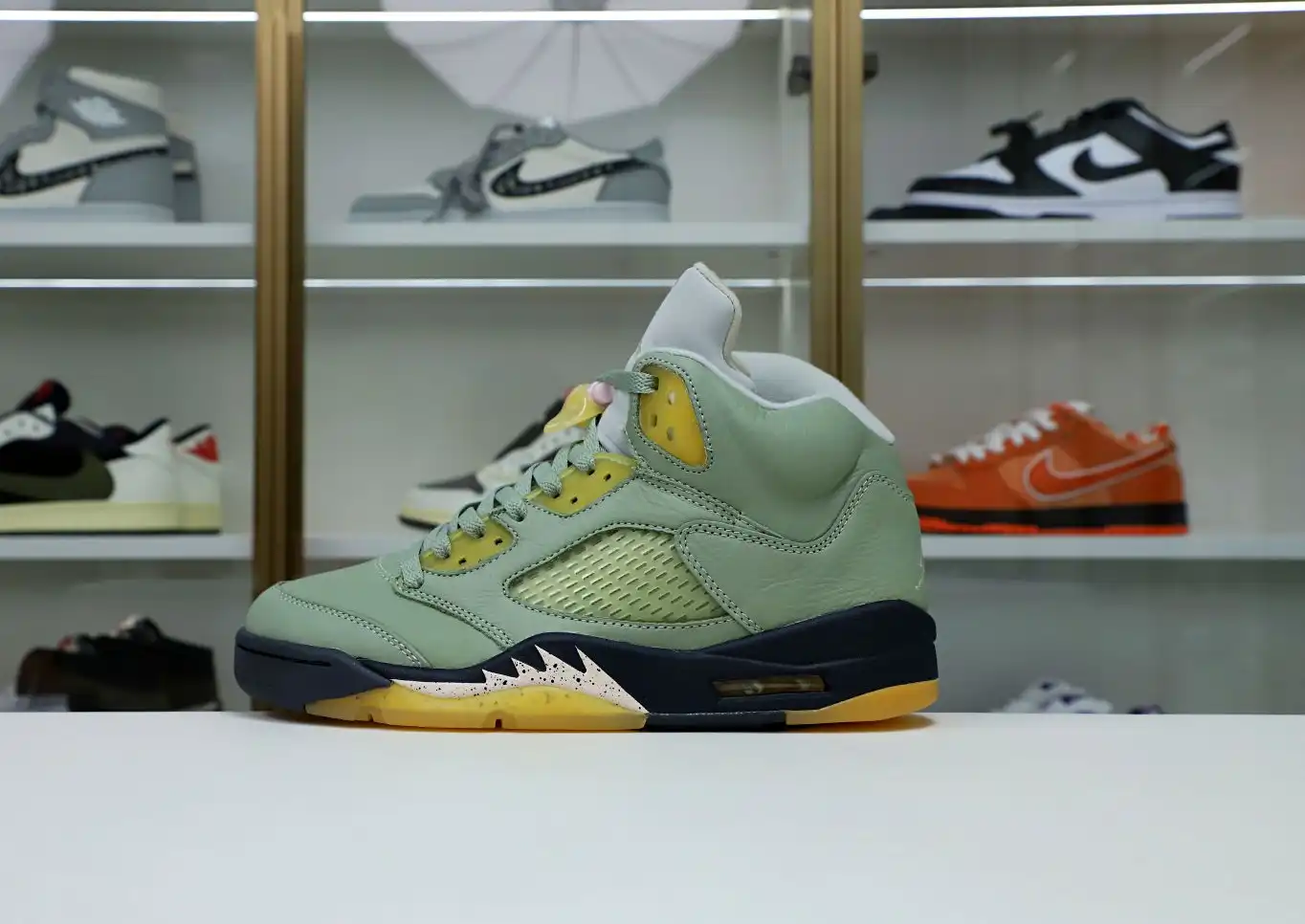 AIR JORDAN 5 