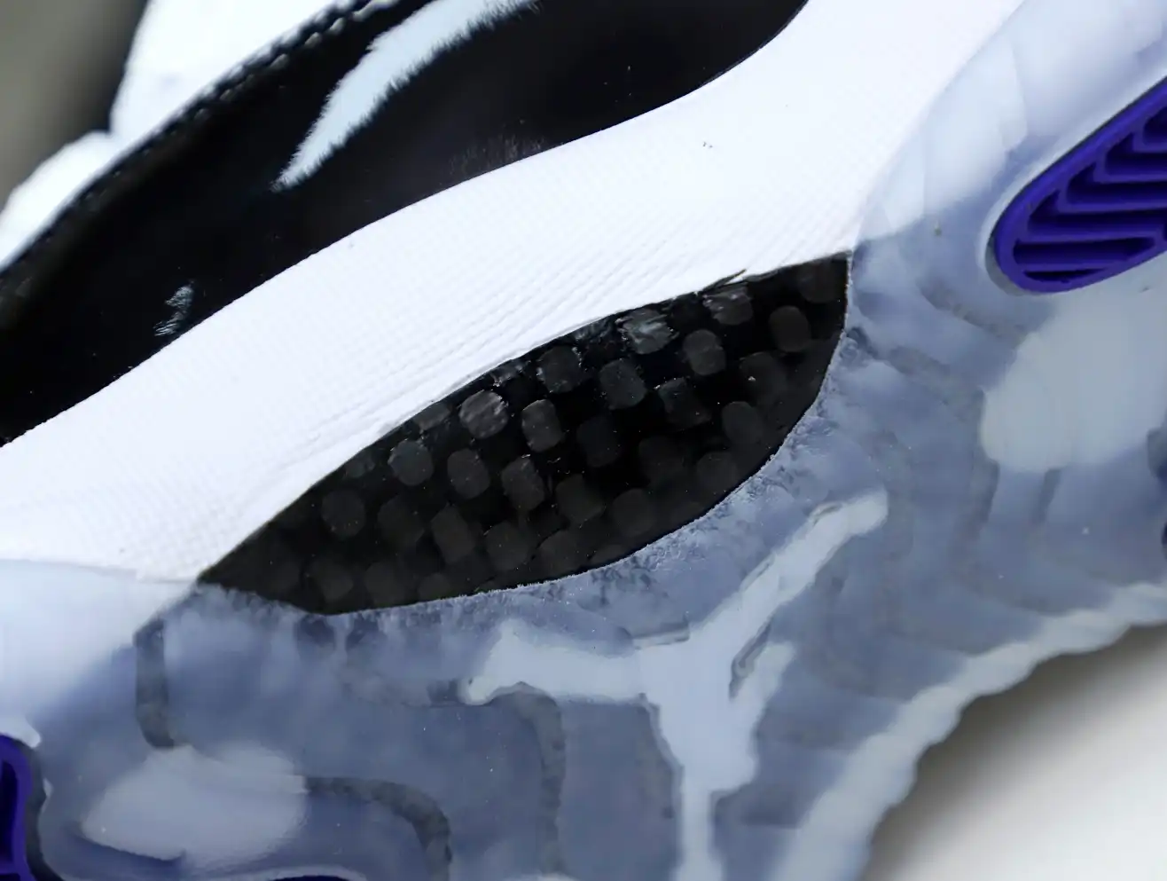 AIR JORDAN 11 RETRO LOW CONCORD