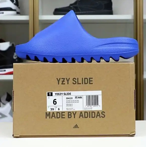 hype YEEZY SLIDE AZURE 2022