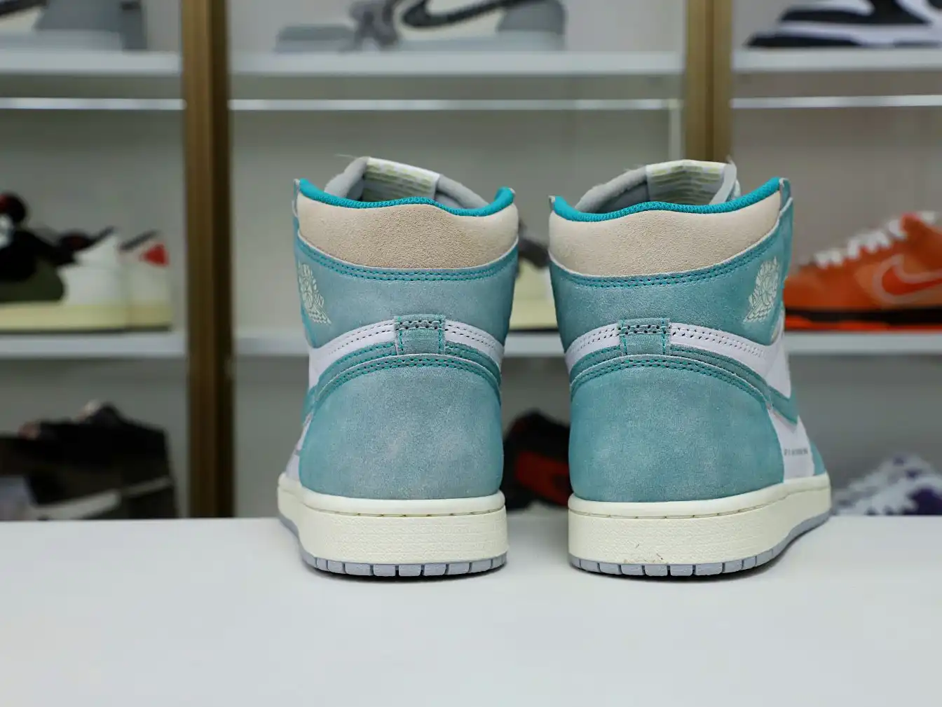 AIR JORDAN 1 RETRO HIGH OG 'TURBO GREEN'