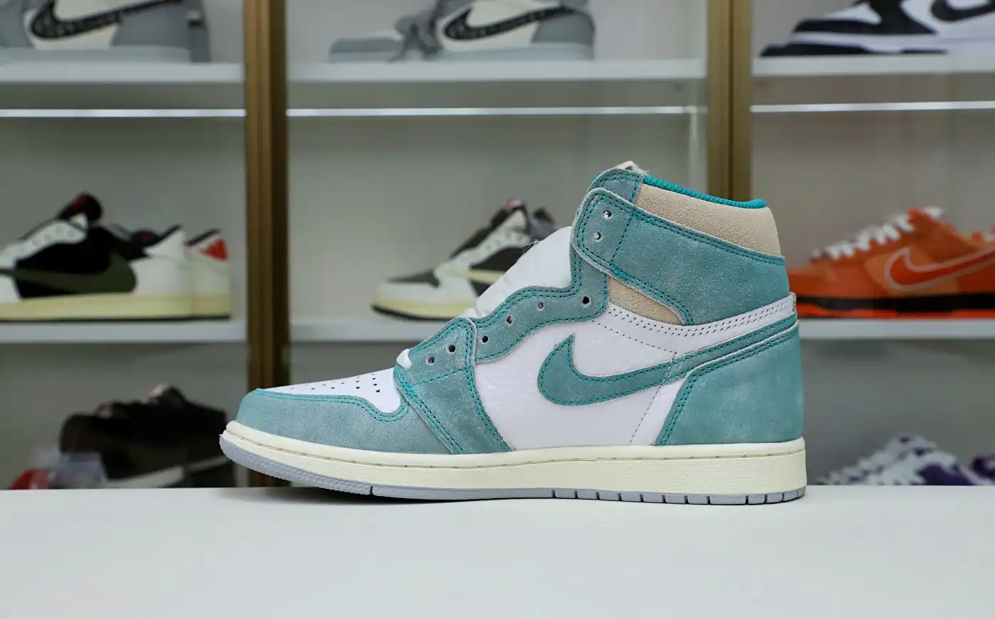 AIR JORDAN 1 RETRO HIGH OG 'TURBO GREEN'