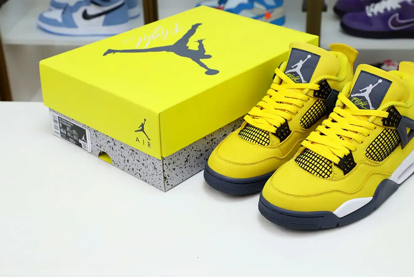 AIR JORDAN AIR JORDAN 4 RETRO 'LIGHTNING' 2021
