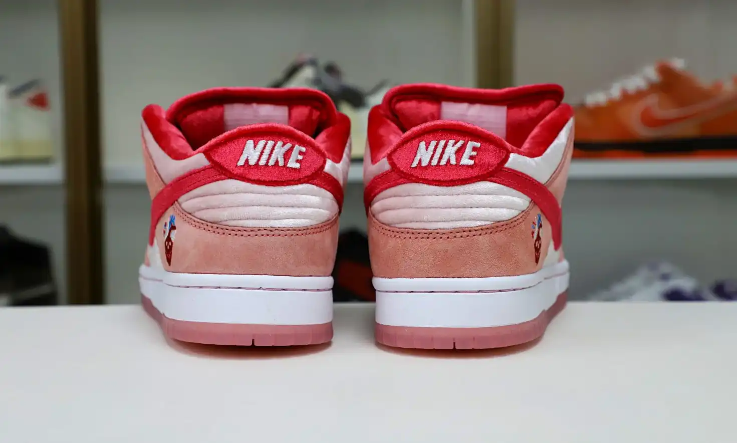 hype STRANGELOVE X DUNK LOW SB 'VALENTINE'S DAY'