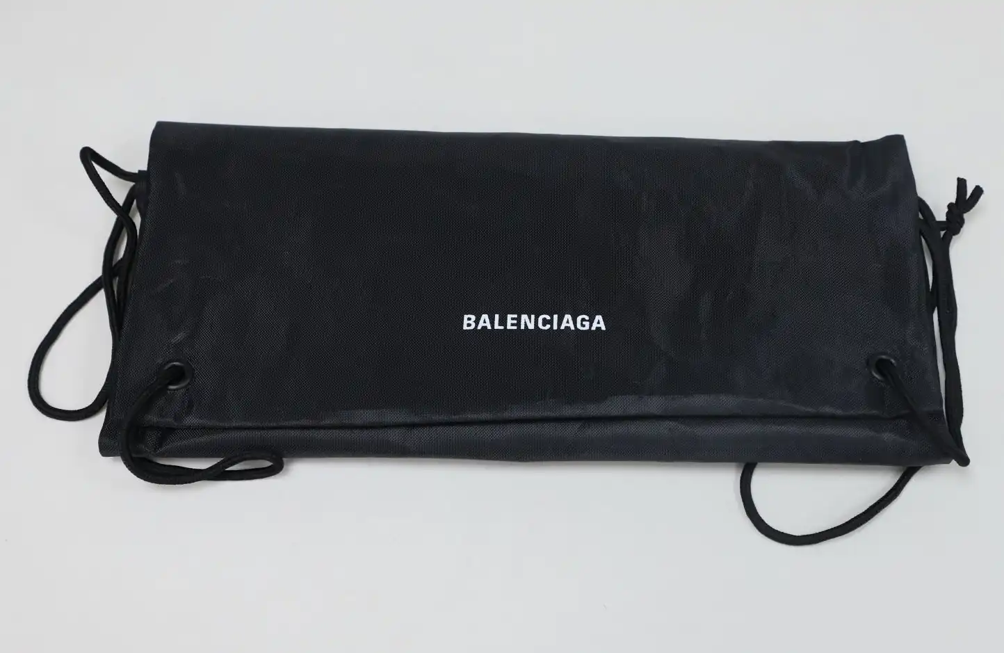 hype Balenciaga is available in all sizes. You cannot place an order on the website. You can contact customer service to purchase.BLGA 3XL