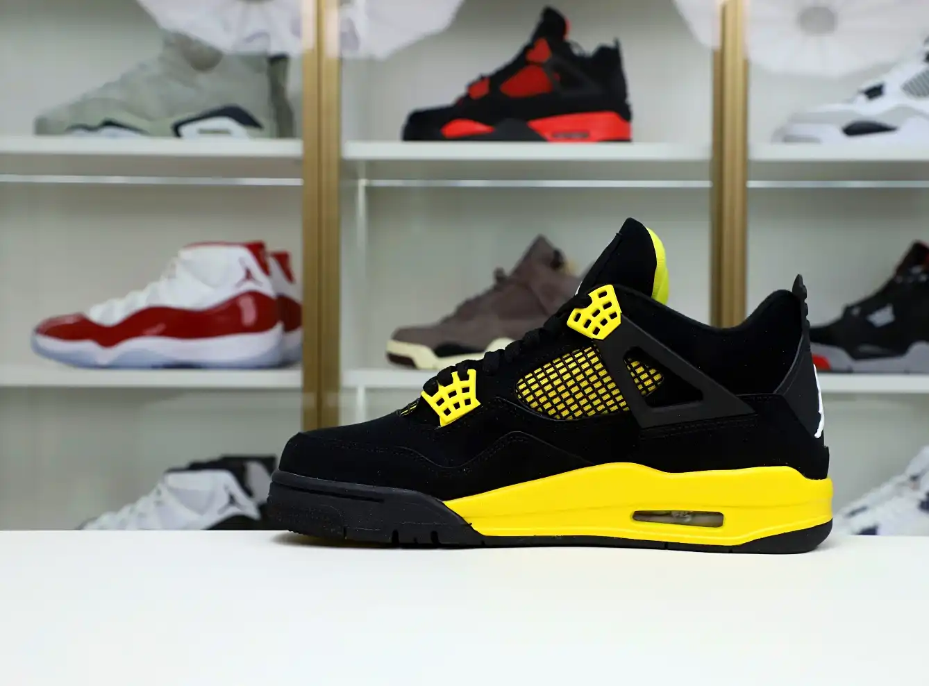 Jordan Air Jordan4 thunder  2023