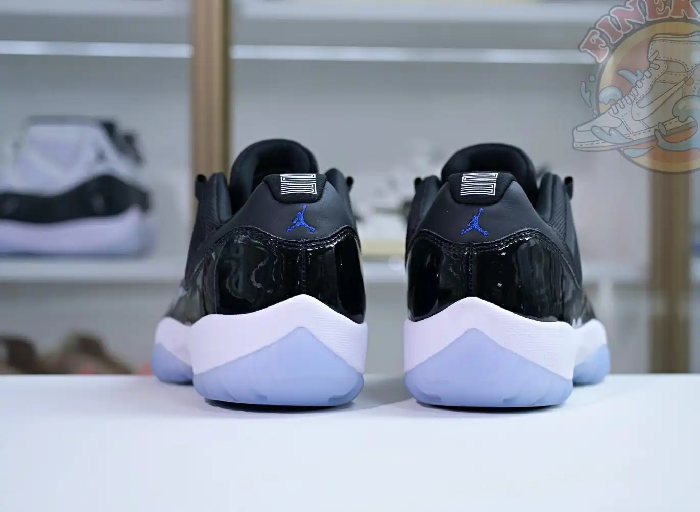 Air Jordan 11 Low 
