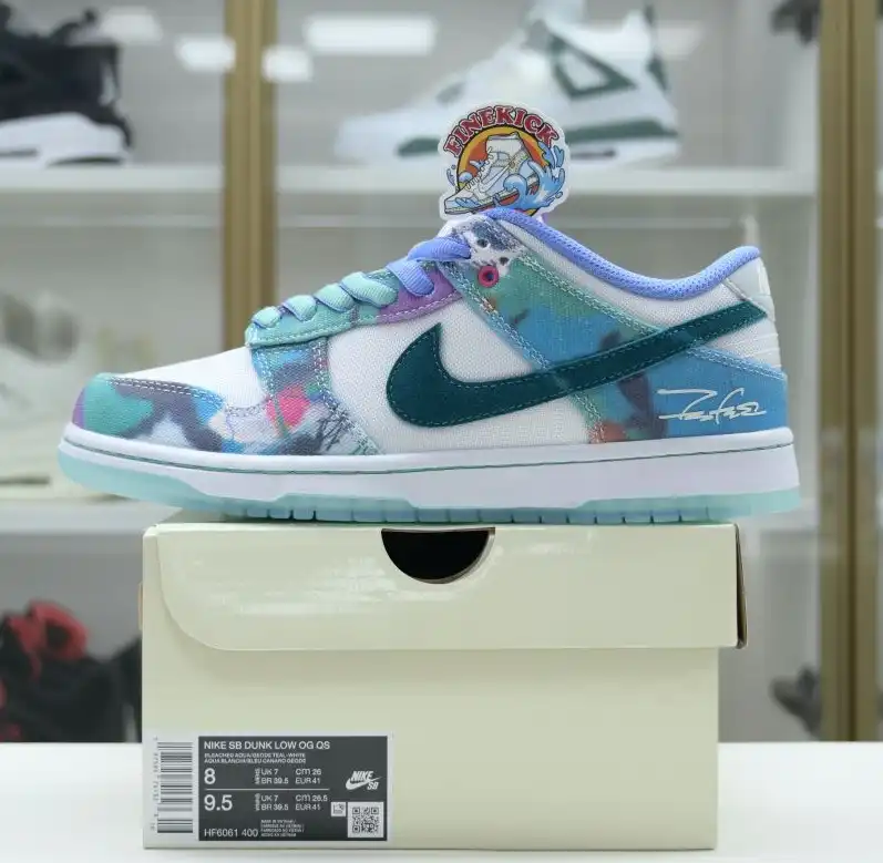 hype Futura Laboratories x Nike Dunk SB