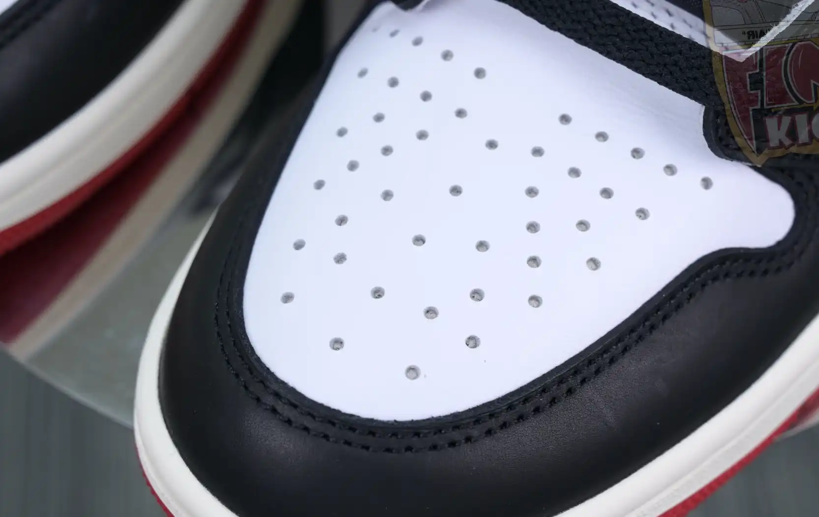 Jordan Air Jordan 1High OG“Black Toe Reimagined”