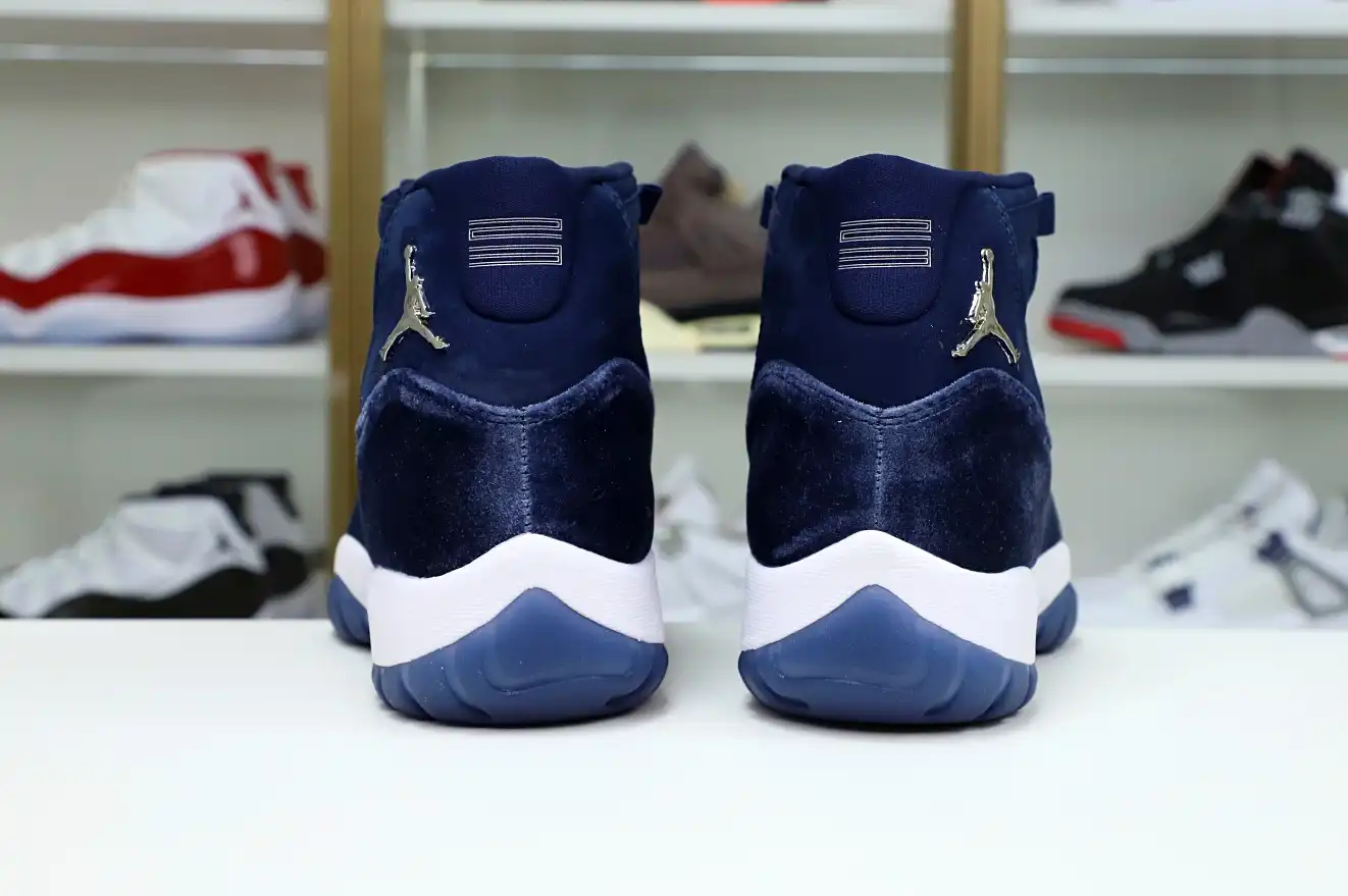 AIR JORDAN 11 RETRO MIDNIGHT NAVY