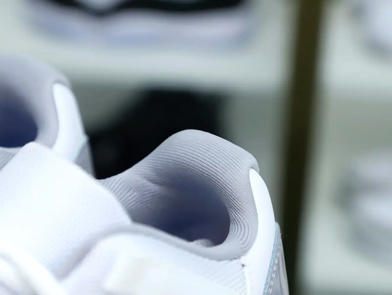 Air Jordan 11 Retro Low 