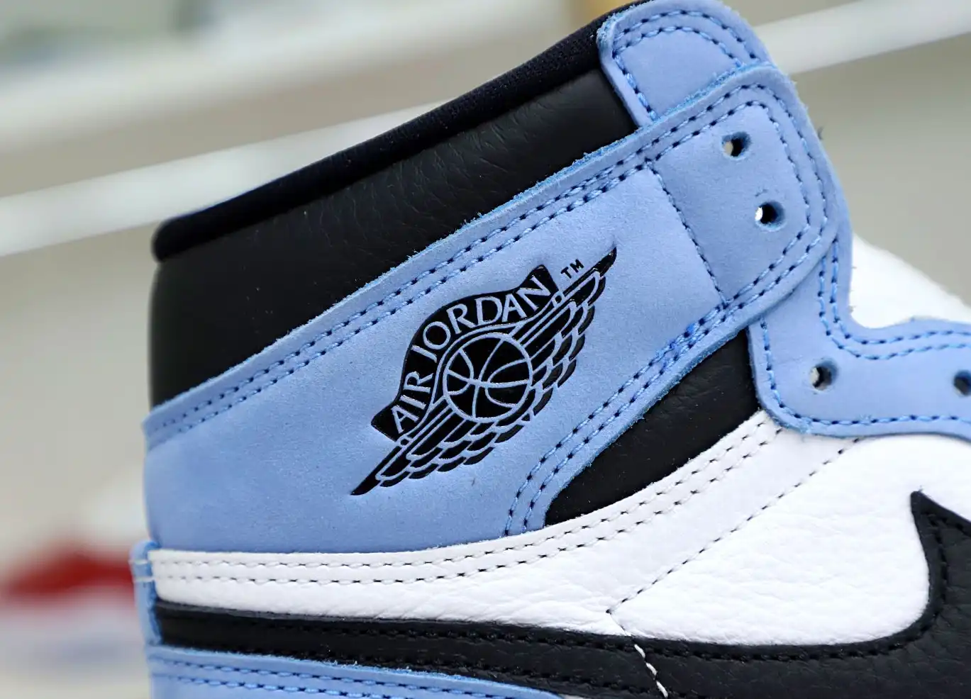 AIR JORDAN 1 RETRO HIGH OG 'UNIVERSITY
