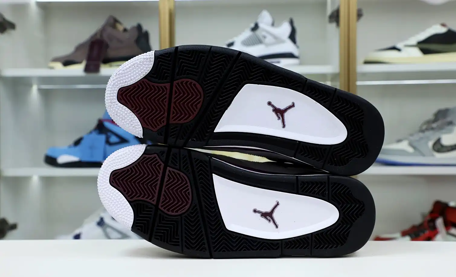 AIR JORDAN PARIS SAINT-GERMAIN X AIR JORDAN 4 RETRO 'BORDEAUX'