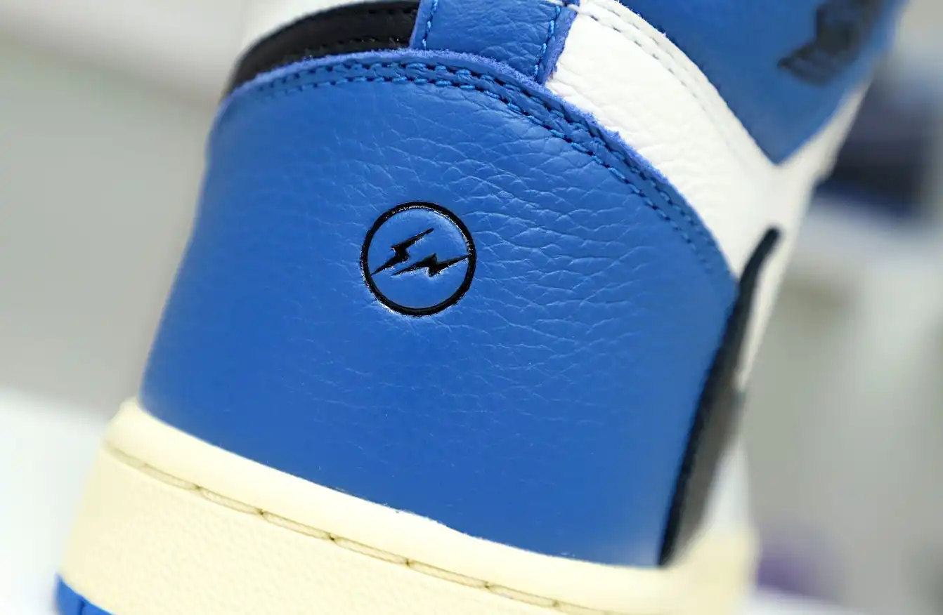 FRAGMENT DESIGN X TRAVIS SCOTT X AIR JORDAN 1 RETRO HIGH
