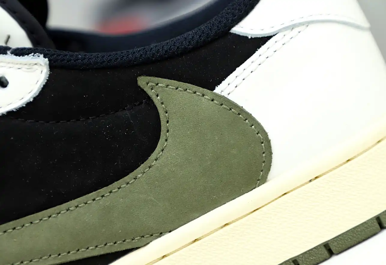 TRAVIS SCOTT X NIKE AIR JORDAN 1 LOW OG “Olive”