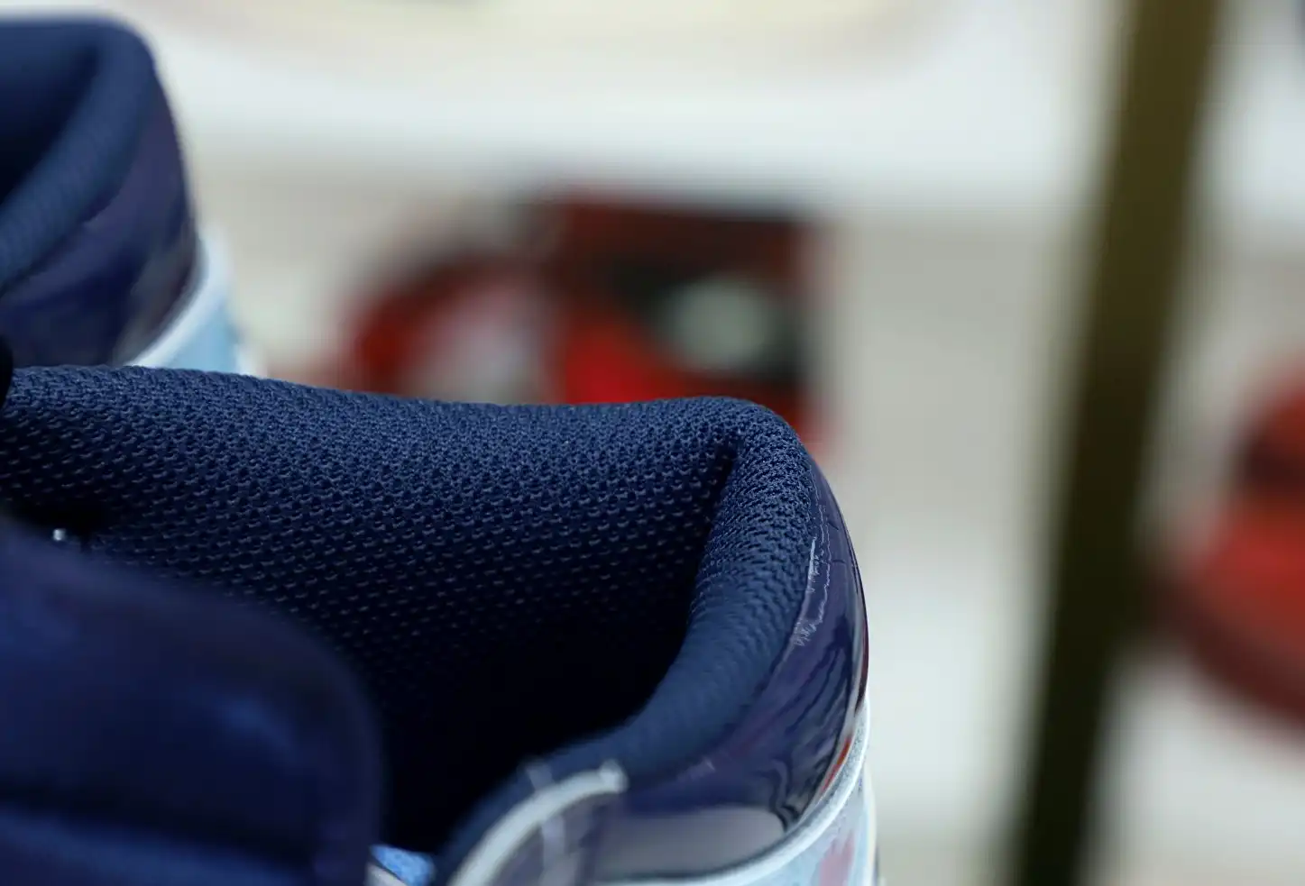 WMNS AIR JORDAN 1 RETRO HIGH OG 'BLUE CHILL'