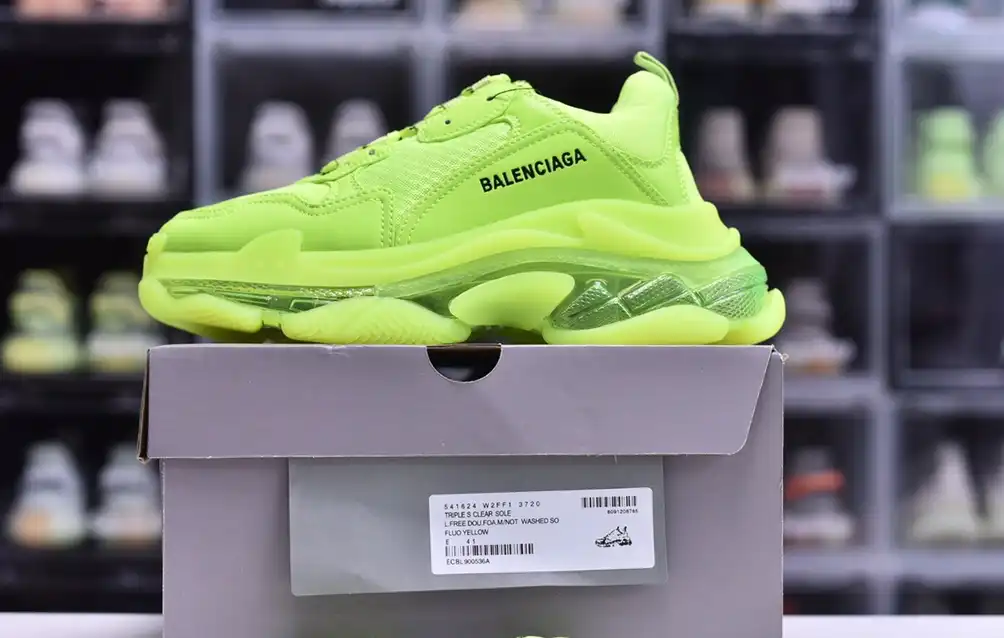 hype Balenciaga is available in all sizes. You cannot place an order on the website. You can contact customer service to purchase.BLGA Triple S