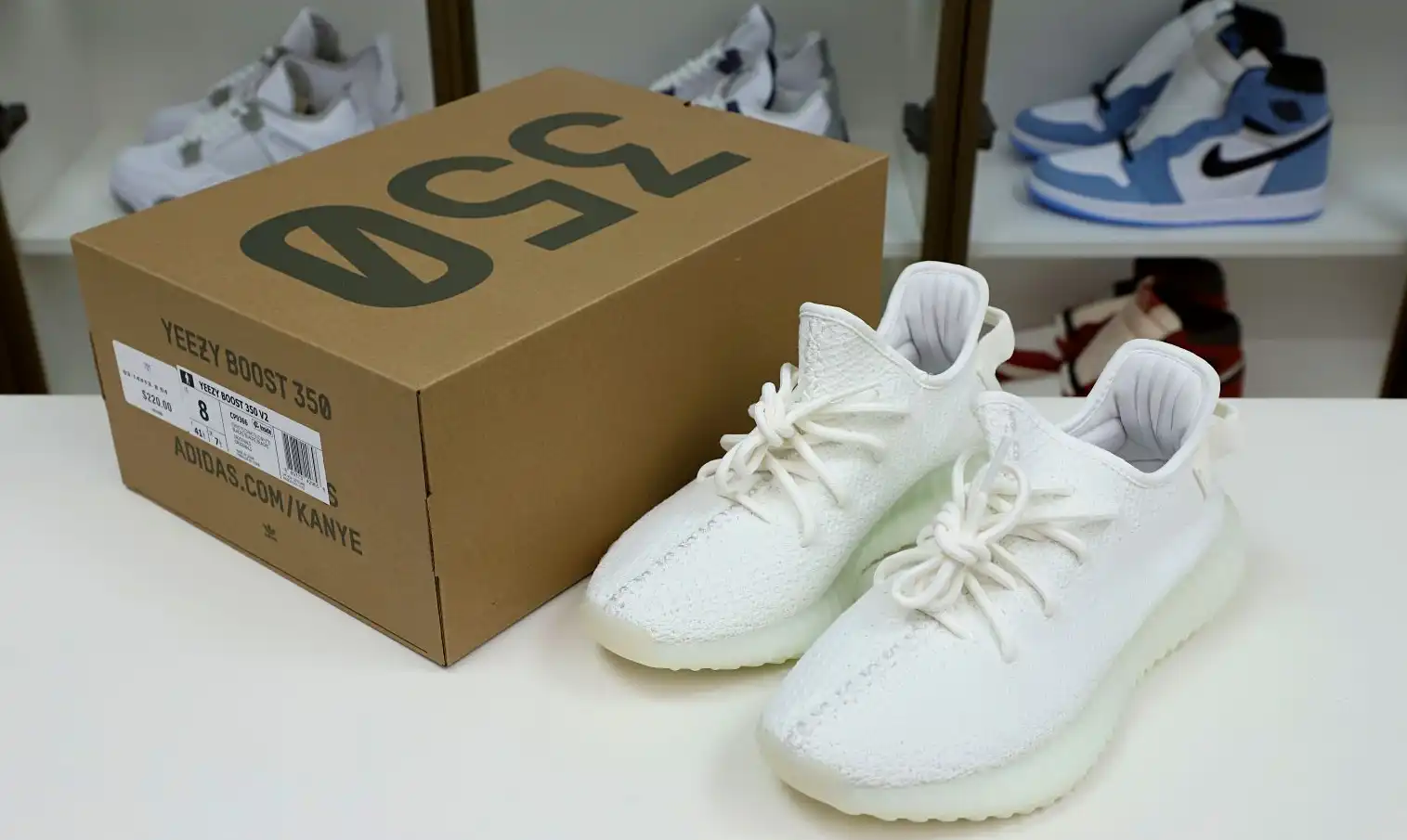 hype YEEZY BOOST 350 V2 'CREAM WHITE   TRIPLE WHITE'