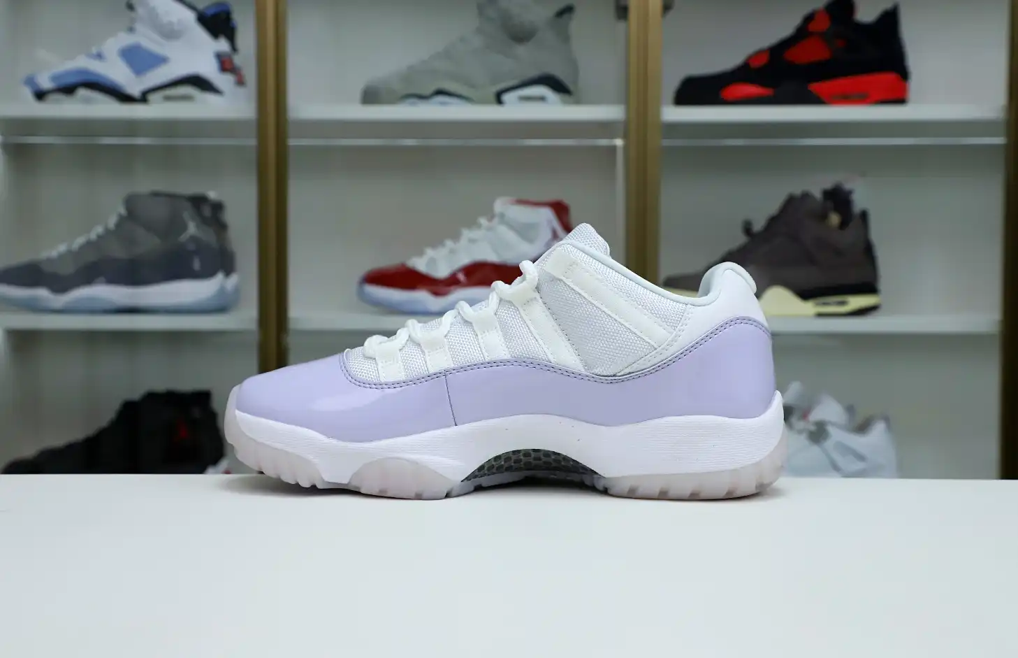 AIR JORDAN 11 LOW PURE VIOLET