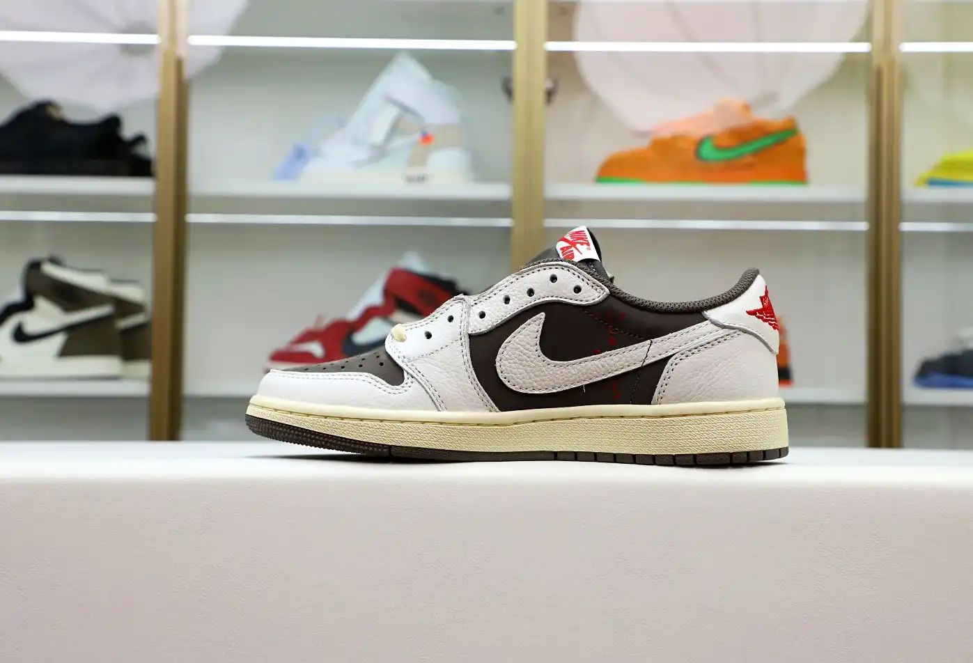 TRAVIS SCOTT X AIR JORDAN 1 LOW OG REVERSE MOCHA