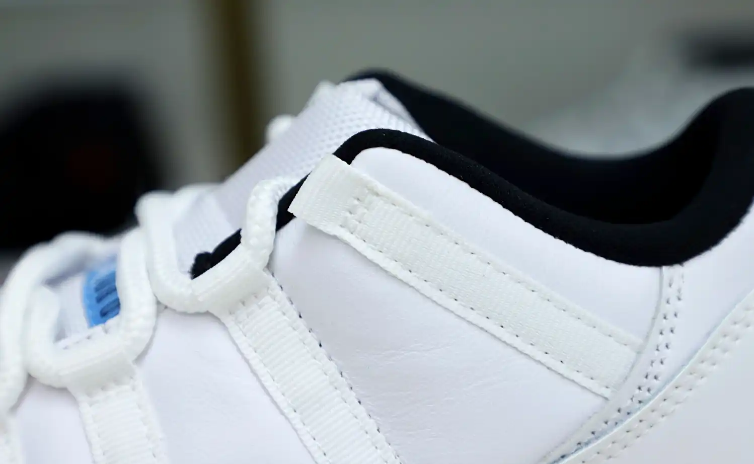 AIR JORDAN 11 RETRO LOW LEGEND BLUE