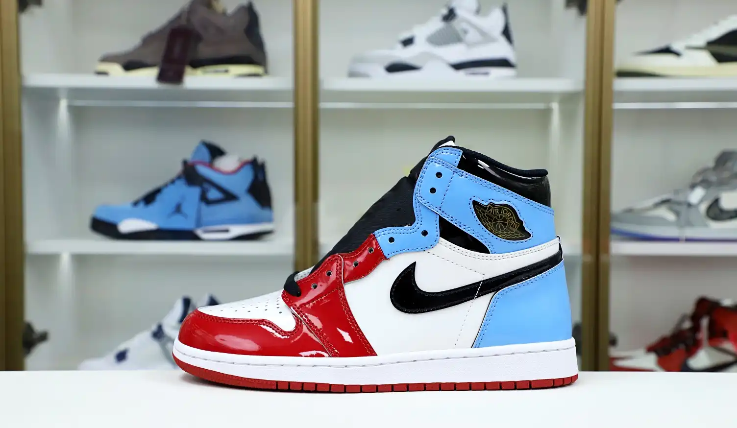 AIR JORDAN 1 RETRO HIGH OG 'FEARLESS'