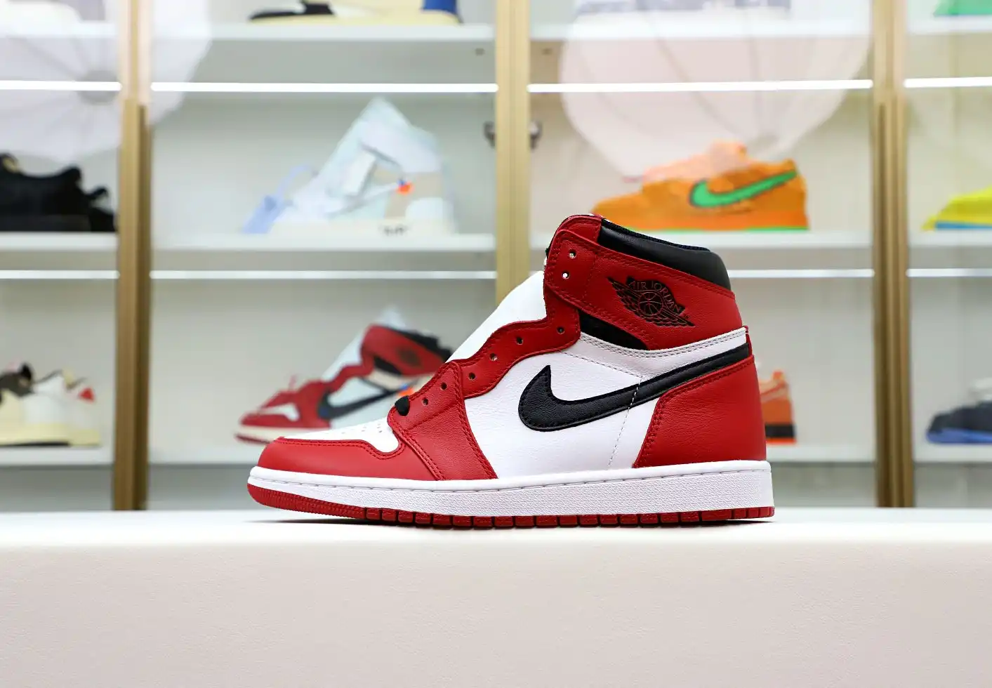 AIR JORDAN 1 RETRO HIGH OG 'CHICAGO' 2015