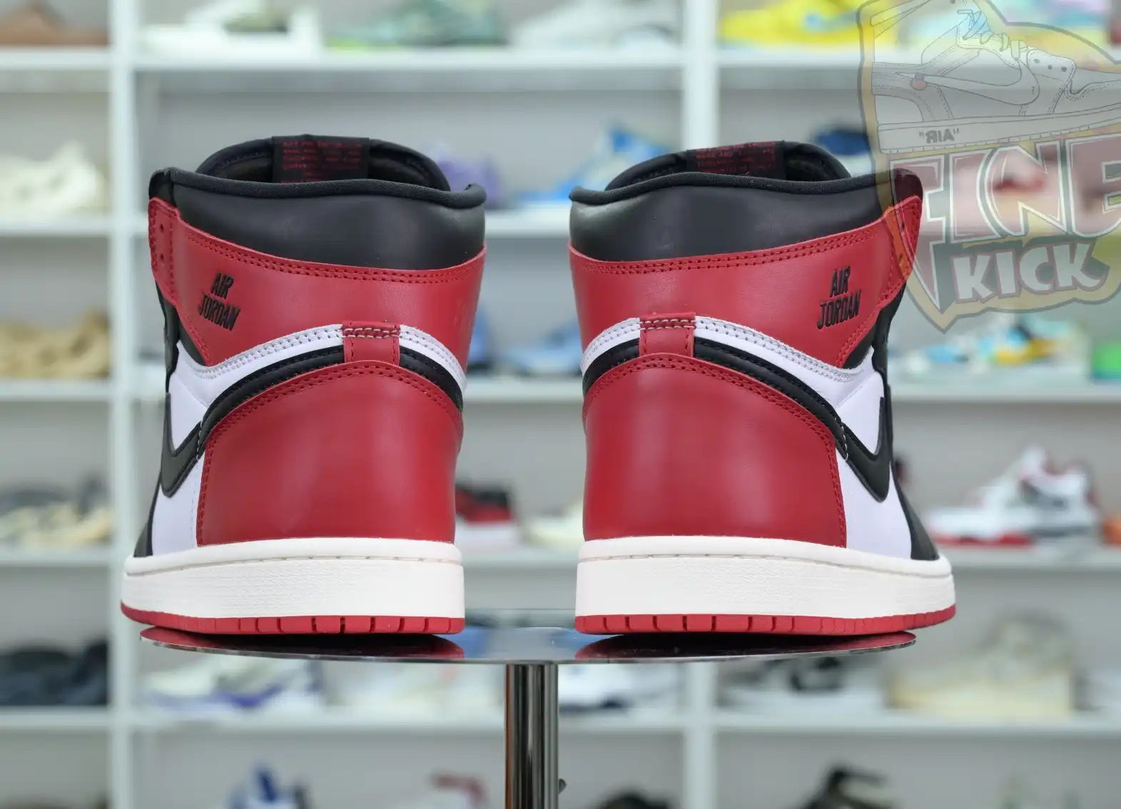Jordan Air Jordan 1High OG“Black Toe Reimagined”