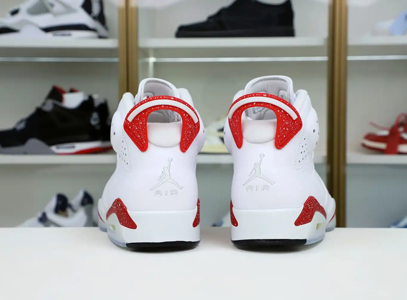 AIR JORDAN 6 RED OREO