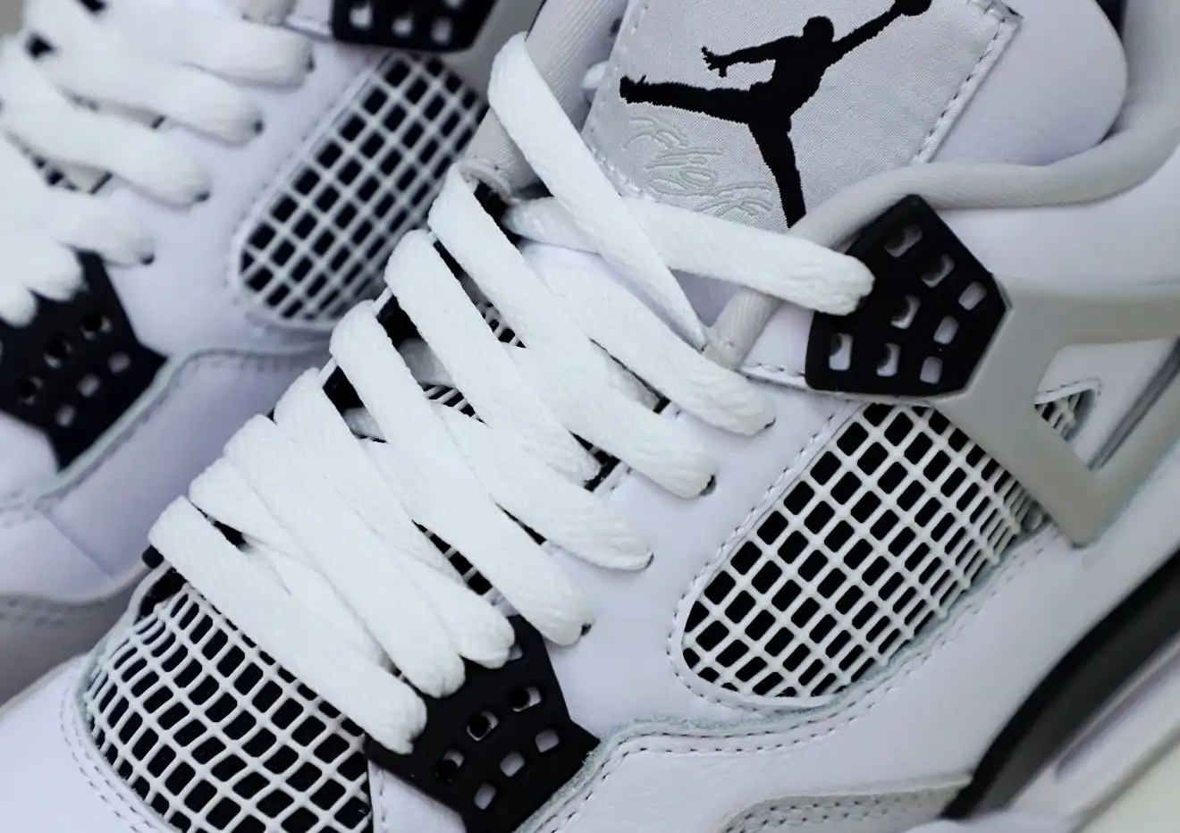 AIR JORDAN 4 MILITARY BLACK