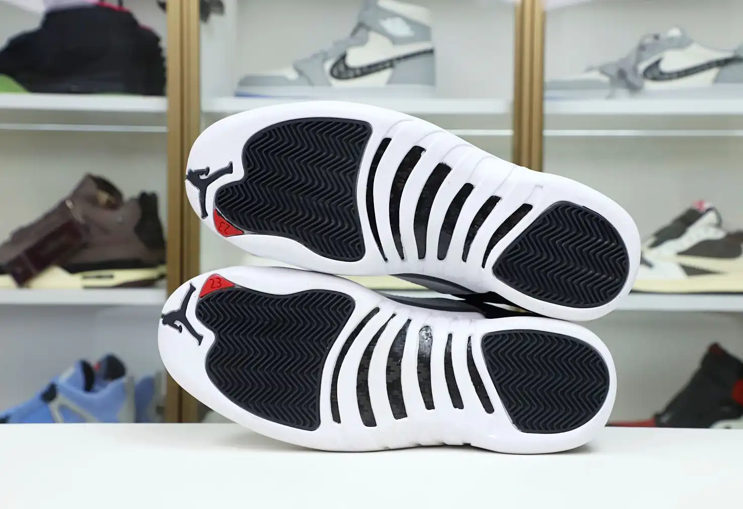 AIR JORDAN 12 RETRO PLAYOFFS 2022